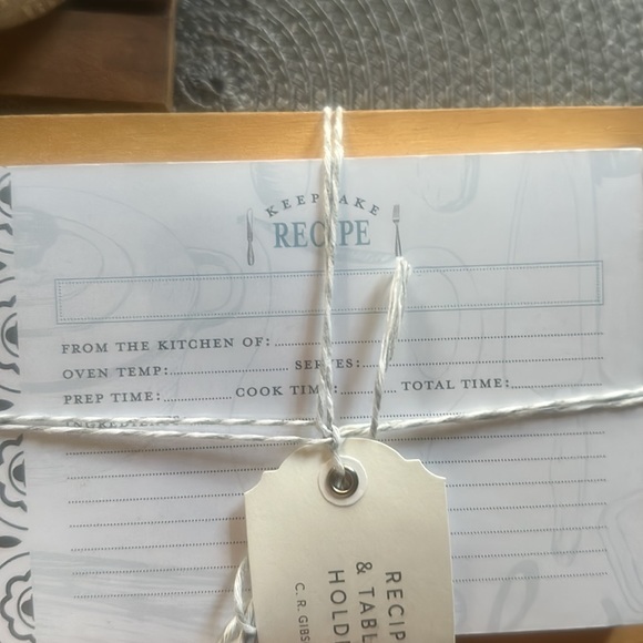 Recipe cards and holder!🌿 - Picture 2 of 3